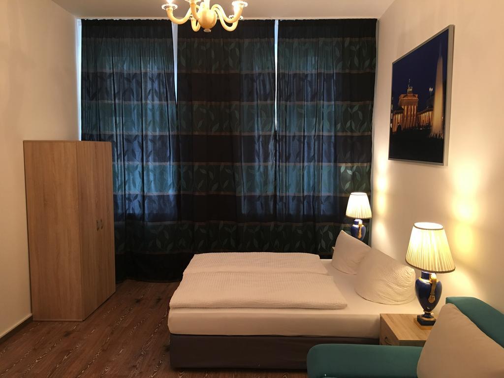 Hotel-pension Adamshof 2* Berlim