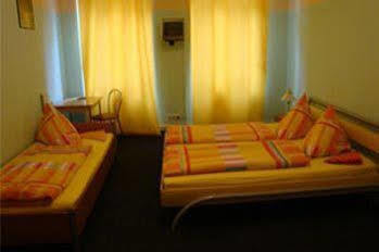 Hotel-pension Adamshof 2* Berlim